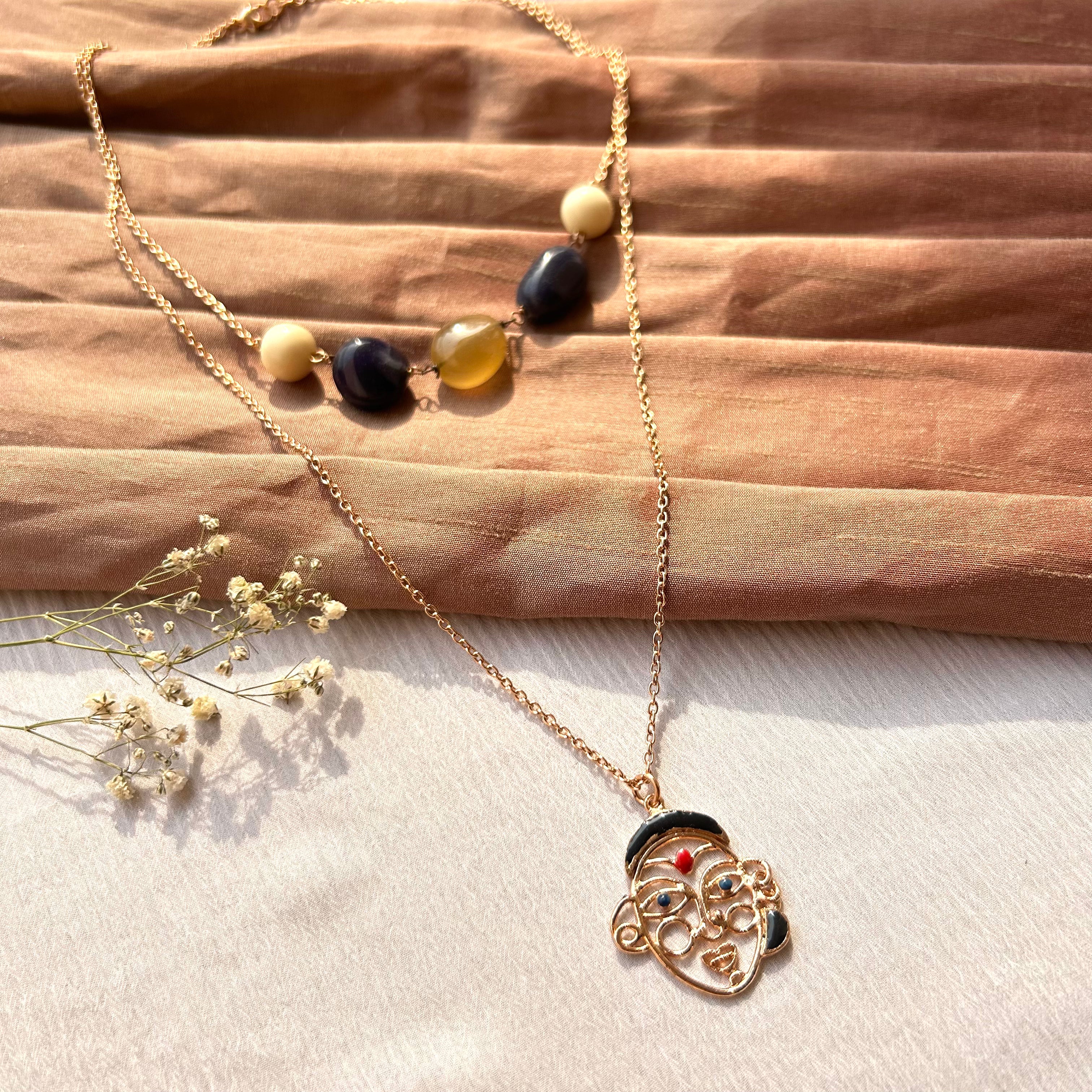 Bitchaari Necklace